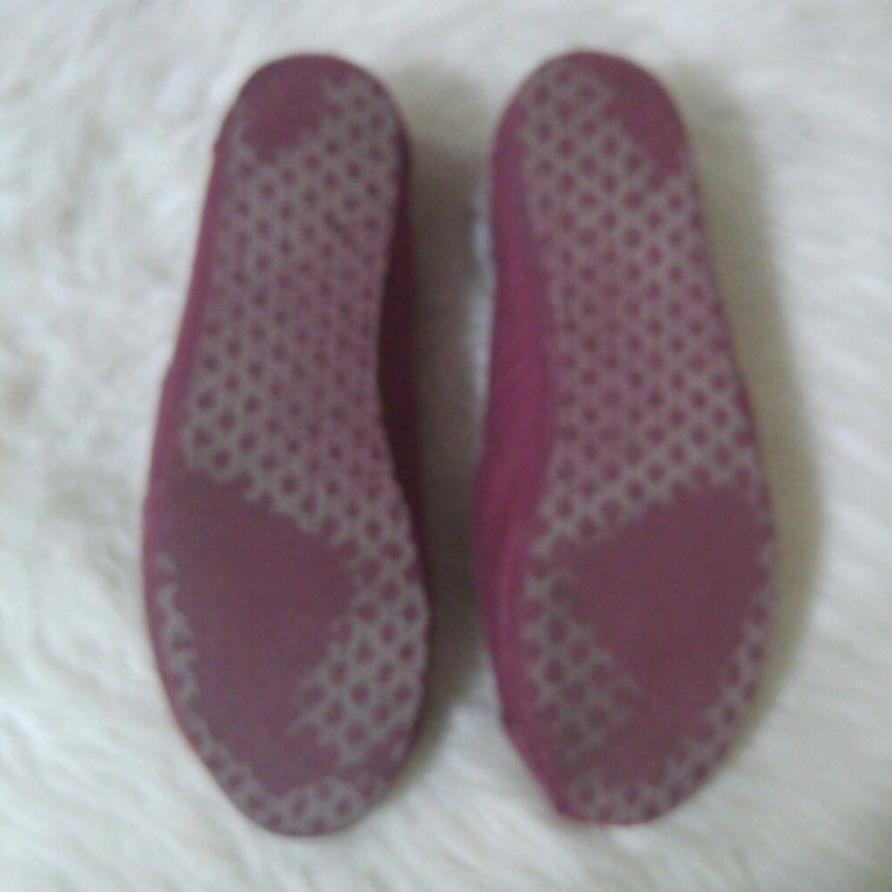 Burgundy/maroon canvas Toms size 7.5 - Picture 6 of 6